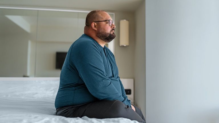 Bij obesitas zijn sociaal isolement en eenzaamheid verbonden met vroegtijdige dood