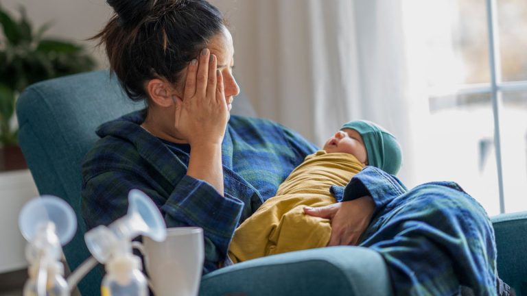 Zwangerschapsgerelateerde depressie verhoogt het risico op zelfmoord, zelfs jaren later