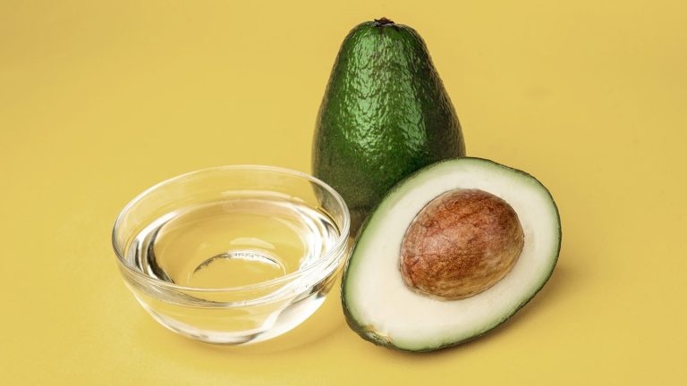 De veiligste manier om gesneden avocado’s te bewaren en te voorkomen dat ze bruin worden