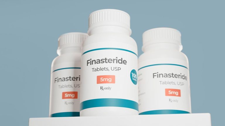 Finasteride (Propecia en Proscar) voor mannelijke kaalheid kan ook het cholesterol verlagen