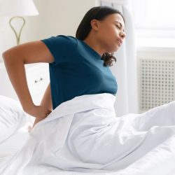 Waarom u vlak voor uw menstruatie slapeloosheid kunt hebben