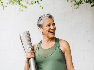 Actief blijven op middelbare leeftijd levert tientallen jaren lang fysieke voordelen op