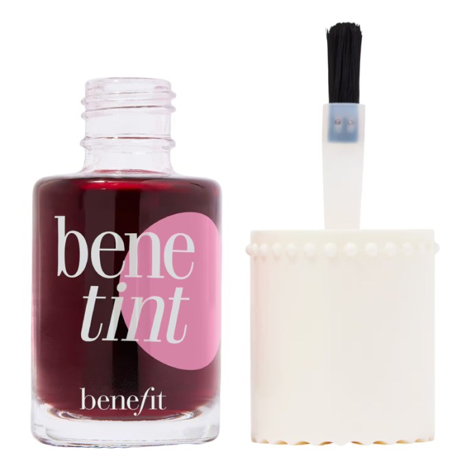 Tendance des lèvres floues, la mode de beauté qui vient de la Corée donne des lèvres sensuelles à la preuve de la chaleur