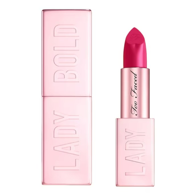 Tendance des lèvres floues, la mode de beauté qui vient de la Corée donne des lèvres sensuelles à la preuve de la chaleur