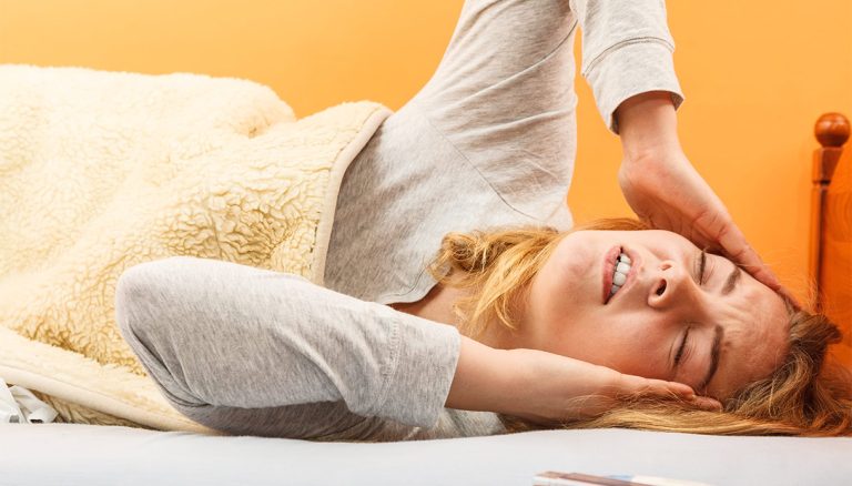 Meningitis, wat we weten over de epidemie in Engeland en wat het meningokokkensyndroom is
