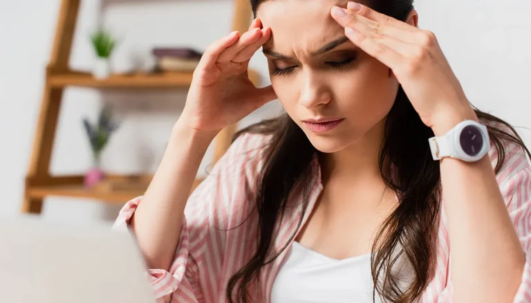 De gezondheid van vrouwen, hoe vrouwen zich gedragen en zichzelf informeren als ze met kleine kwalen worden geconfronteerd