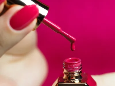 Glitter nagellakken en gels zijn vanaf 1 mei verboden en nieuwe EU-regels over parfums
