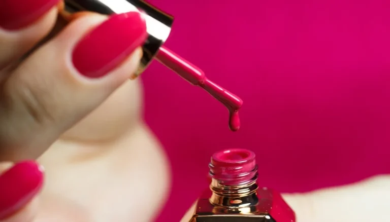 Glitter nagellakken en gels zijn vanaf 1 mei verboden en nieuwe EU-regels over parfums