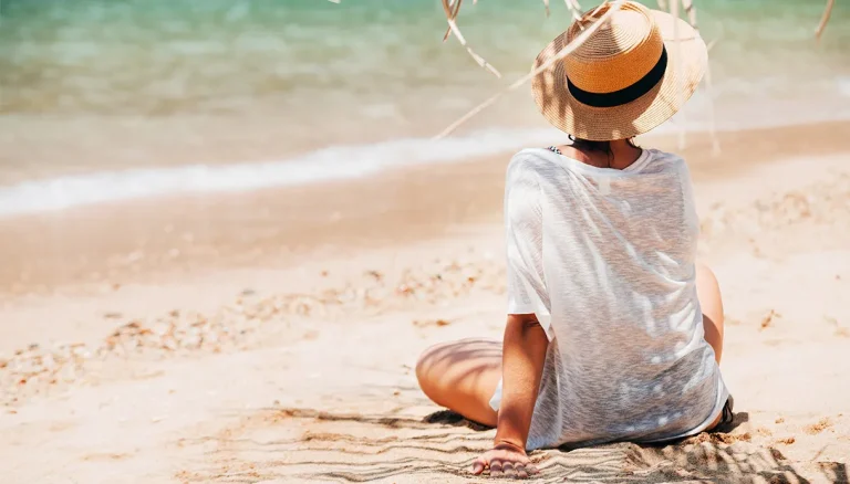 Melanoom, hoe je een outfit kiest voor preventie: advies voor de juiste kleding en accessoires