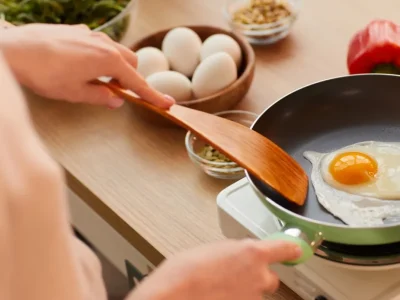Bij Alzheimer beschermen eieren de hersenen. Hoeveel te eten, volgens experts