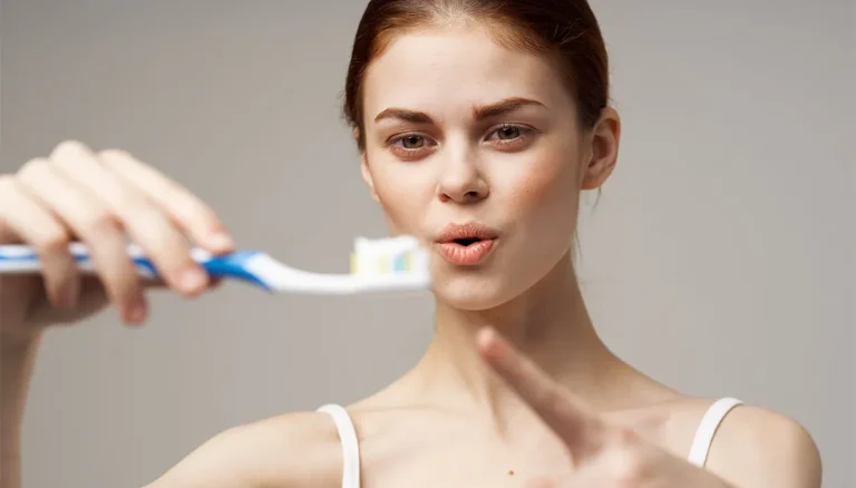 Gingivitis en parodontitis: waarschuwingssignalen en wat te doen vanaf jonge leeftijd