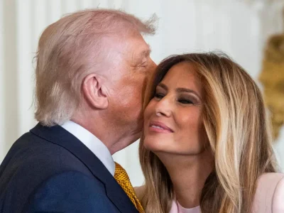 Melania omschrijft Donald Trump als ‘empathisch en attent’, zelfs hij lacht: schaamte in het Witte Huis