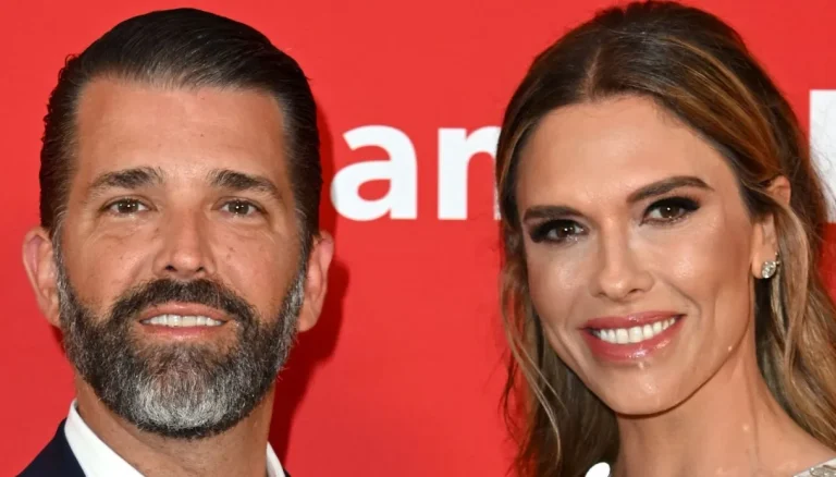 Trump en zijn zoon Donald Jr. trouwden op de Bahama’s: de details van de intieme ceremonie