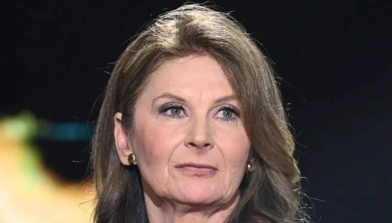 Wie is Katharina Miroslawa, de “Parma bidsprinkhaan”, geïnterviewd door Francesca Fagnani