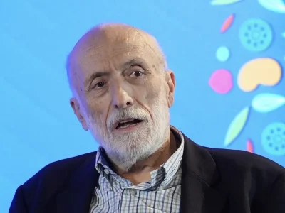 Wie was Carlo Petrini en wat is het slowfood dat hij heeft uitgevonden