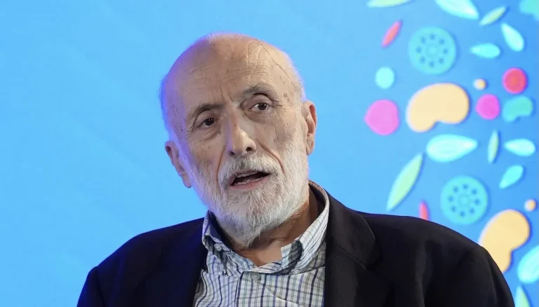Wie was Carlo Petrini en wat is het slowfood dat hij heeft uitgevonden