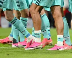 Roze golf op het WK 2026, omdat alle voetballers roze schoenen dragen