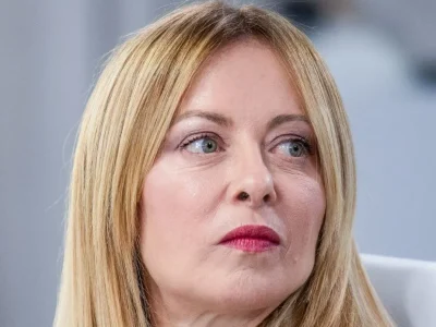 Giorgia Meloni en Andrea Giambruno samen, de gelegenheid is speciaal