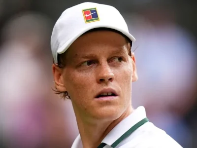 Jannik Sinner, omdat zijn ouders niet op Wimbledon zijn om hem aan te moedigen