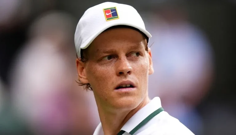 Jannik Sinner, omdat zijn ouders niet op Wimbledon zijn om hem aan te moedigen