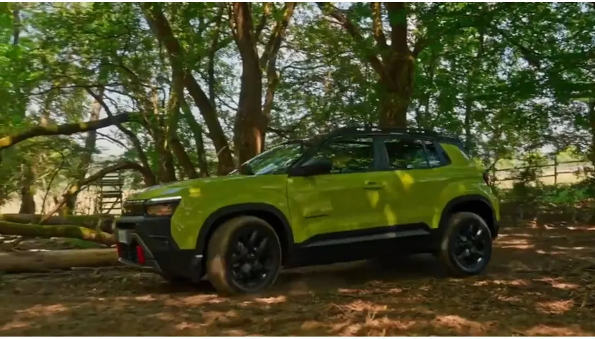 Jeep Avenger 4xe, de SUV die iedereen verovert: stedelijke stijl, avontuurlijke ziel