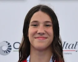 Alessandra Mao, hoe lang is de zwemmer die het record van Federica Pellegrini heeft gebroken?