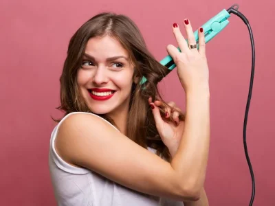 Dites-moi quels cheveux (et personnalité) vous avez et je vous dirai quel lisseur vous convient le mieux