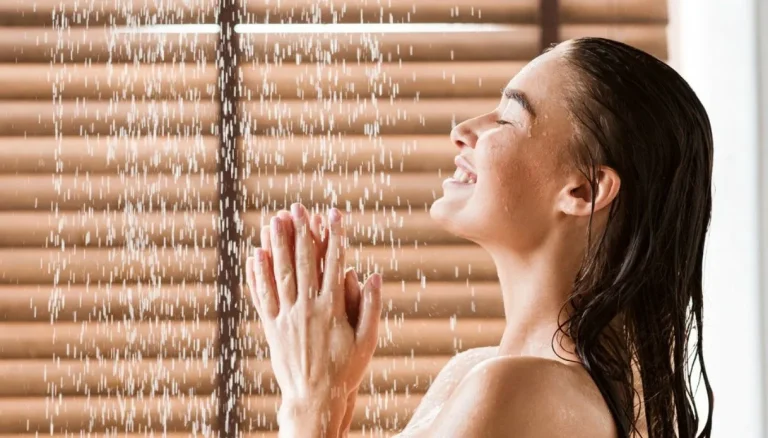 Geen douches meer, de menselijke wasmachine komt uit Japan: hij wast en droogt je in 15 minuten