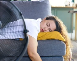 Heet, is de ventilator of airconditioning beter? Wat de experts zeggen over wanneer en hoe ze te gebruiken