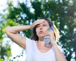 Hittegolven moeten alle ‘valse mythen’ verdrijven. Hoeveel en welk water, supplementen en EU-indicaties