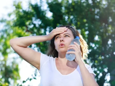 Hittegolven moeten alle ‘valse mythen’ verdrijven. Hoeveel en welk water, supplementen en EU-indicaties