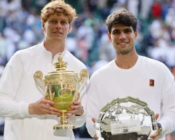Waarom mensen alleen wit dragen op Wimbledon (en wat er gebeurt met degenen die de regel overtreden)