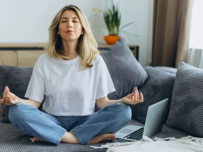 Yoga, de (concrete) voordelen tegen depressie: waarom het echt werkt