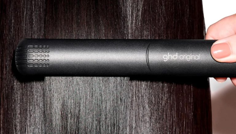 Je vais vous expliquer pourquoi le lisseur ghd Original en vente aujourd’hui est le meilleur investissement à faire (et a révolutionné mon style)