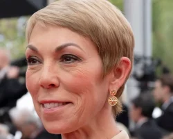 Mathilde Favier, de PR-directeur die sprak over Parijse elegantie, is overleden