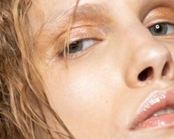 Lèvres givrées effet verre : le Lip Gloss Lifter Gel de Maybelline New York se vend comme des petits pains (aujourd’hui avec une remise)