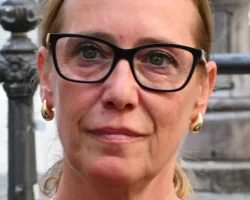 Ilaria Cucchi trouwt met de advocaat Fabio Anselmo, een liefde geboren in de naam van Stefano