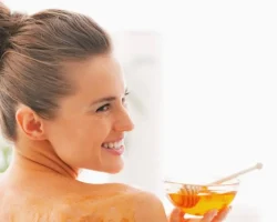 Vloeibaar goud op de huid: de anti-aging (en anti-stress) kracht van honing