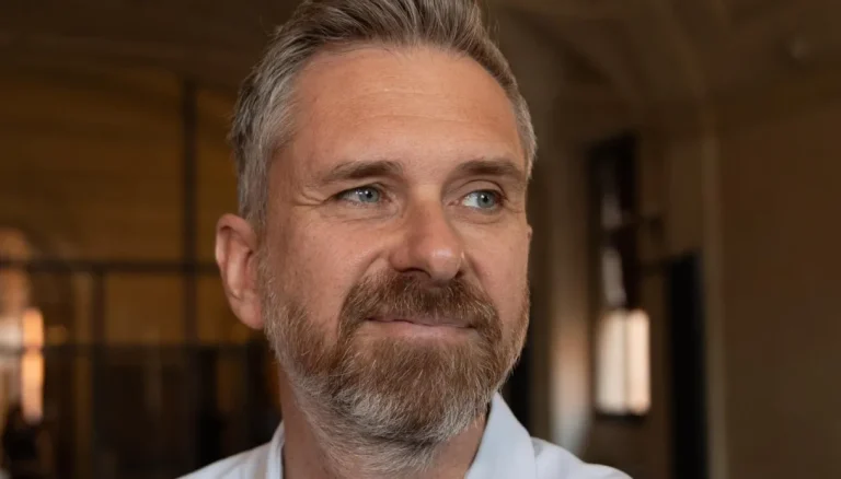 Wie is Matteo Lepore, de burgemeester van Bologna, slachtoffer van bedreigingen
