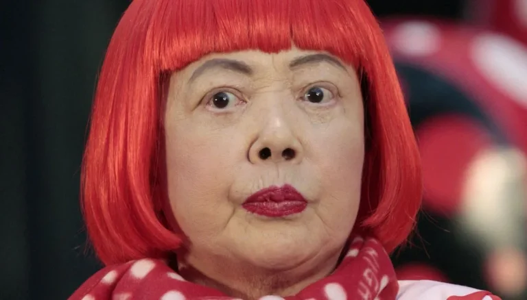 Yayoi Kusama dood, de beroemdste werken van de “polka dot queen”: zo veranderde ze de kunstgeschiedenis