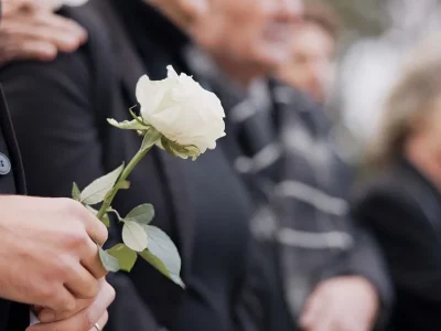 Het laatste afscheid van een dierbare: waarom is de plaats van afscheid zo belangrijk?
