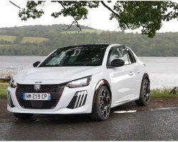 Peugeot E-208 GTi, de elektrische auto met veel karakter: mooi, razendsnel en beslist niet verlegen