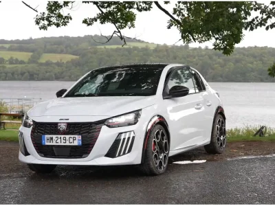 Peugeot E-208 GTi, de elektrische auto met veel karakter: mooi, razendsnel en beslist niet verlegen