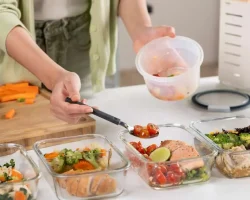 Lunchpauzes worden steeds duurder: 7 voordelige en uitgebalanceerde tussendoortjes om mee te nemen naar kantoor